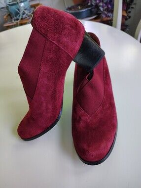 L'Amour Des Pieds Pirisa Suede Booties Burgundy Size 7
